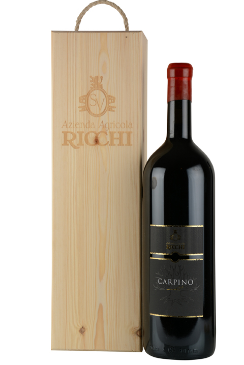 Rotweinflasche Carpion mit Holzschachtel vom Weingut Ricchi